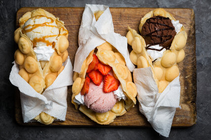 Bubblewaffles with ice cream and strawberries