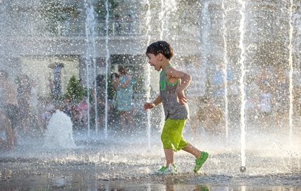 Abkühlung im Sommer Wasserspielplätze