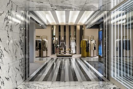 Marchi di lusso nel KaDeWe Vista interna KaDeWe (Kaufhaus des Westens( in Berlin