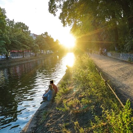 Landwehrkanal mit Sonnenuntergang Landwehrkanal mit Sonnenuntergang