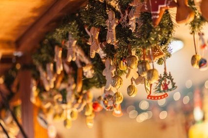 Weihnachtsdekoration mit Lebkuchen