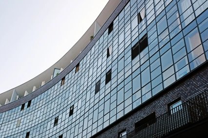 Glasfassade, IBA Gebäude am Luisenplatz, Berlin Glasfassade, IBA Gebäude am Luisenplatz, Berlin