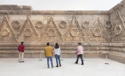 Fachada de Mschatta en el Museo de Pérgamo Fachada de Mschatta en el Museo de Pérgamo de Berlín