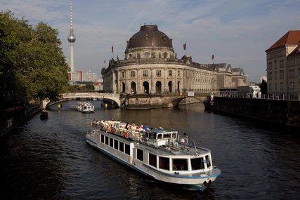 Schiffsrundfahrt an der Museumsinsel