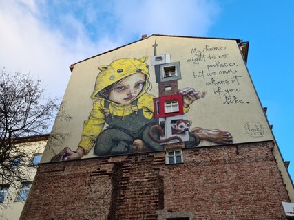 Street Art Berlin: Herkut Mural "My home is no castle" in Luckauer Straße