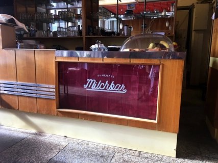 Milchbar im Funkhaus Nalepastraße, Berlin Tresen der Milchbar im Funkhaus Nalepastraße, Berlin