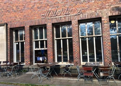 Milchbar im Funkhaus Nalepastraße Außenbereich der Milchbar im Funkhaus Nalepastraße, Berlin