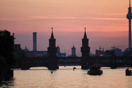 Oberbaumbrücke am Abend