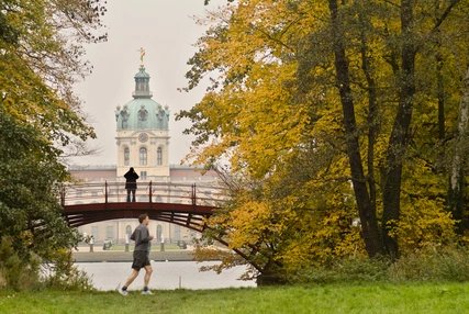 Jogger im Park Schloß Charlottenburg Jogger im Park Schloß Charlottenburg
