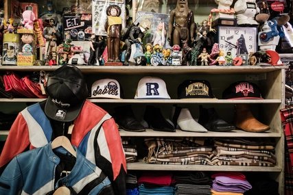 Second Hand Shopping & Vintage in Pauls Boutique Second Hand Shopping & Vintage in Pauls Boutique