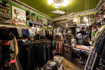 Second Hand Shopping: Pauls Boutique Second Hand Shopping: Pauls Boutique