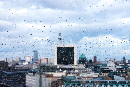 Blick auf Berlin-Mitte an einem Regentag