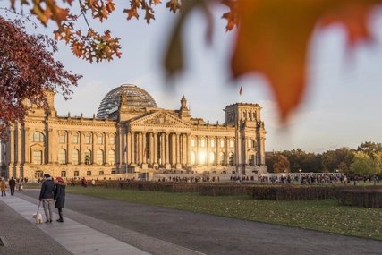 Reichstag im Herbst Blick auf den Reichstag im Herbst in Berlin