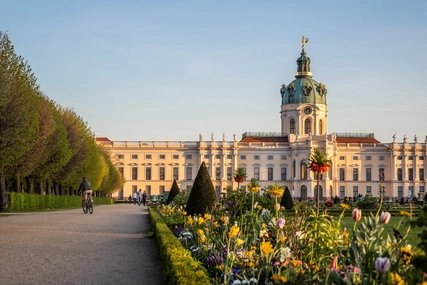 Primavera en el Palacio de Charlottenburg El parque del Palacio de Charlottenburg en Berlín en primavera