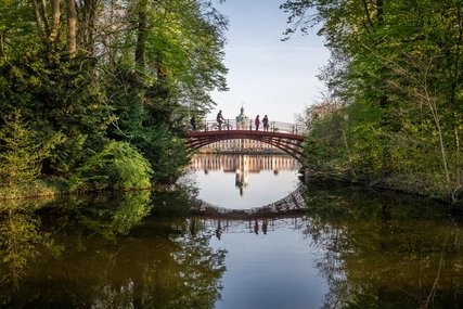 Sicht aufs Schloss Charlottenburg im Frühling Sicht aufs Schloss Charlottenburg im Frühling