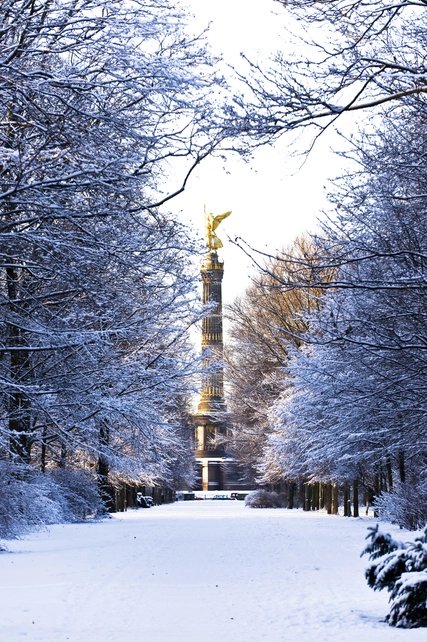 Siegessäule im Schnee