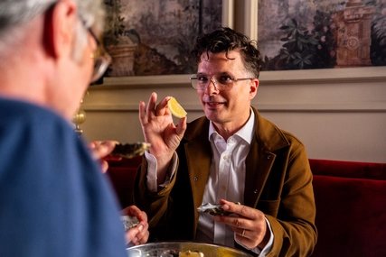 Muscheln Essen im französischen Restaurant