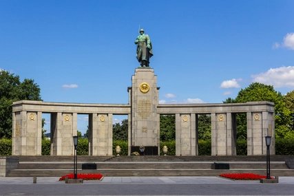 Sowjetisches Ehrenmal Tiergarten in Berlin