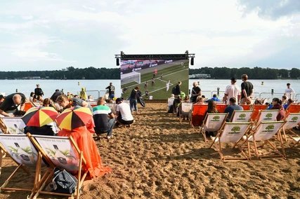 Public Viewing im Strandbad Wendeschloss