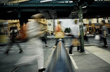 Menschen auf der Straße in Berlin