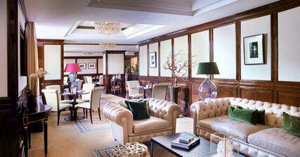 The Ritz-Carlton Berlin: seating area for guests
