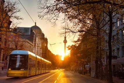 Tram in der Oranienburger Straße