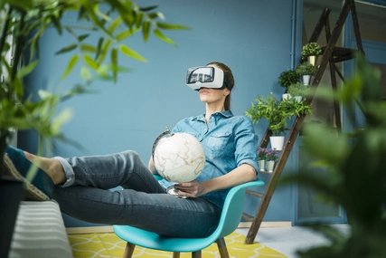 Frau mit 3D - Brille