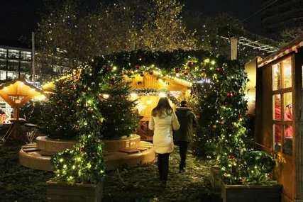Weihnachtsmarkt an der Kaiser-Wilhelm-Gedächtniskirche