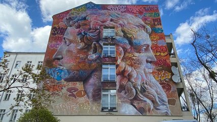 Mural "Two faces of the god Janus" by "PichiAvo