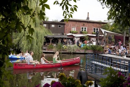 Club der Visionäre Ristorante Freischwimmer presso il Flutgraben ad Alt-Treptow
