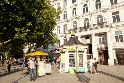 Alter Kiosk am Kurfürstendamm Shopping und Sehesnwürdigkeiten am Kurfürstendamm