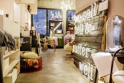 Möbelgeschäft Hotel Ultra in Mitte Innenraum Hotel Ultra Concept Store mit Dekoration und Möbel für Inneneinrichtung