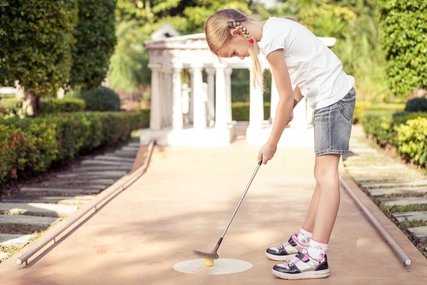 Mini golf course