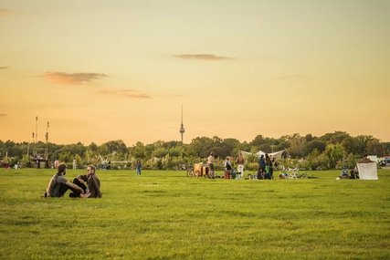 Tempelhofer Feld Berlin en soirée