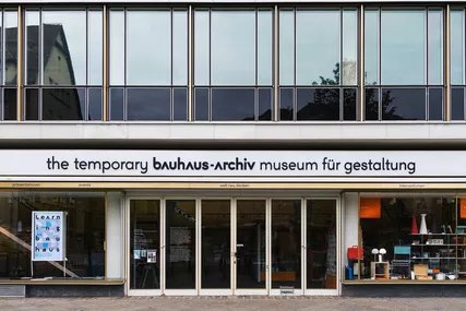 Vista exterior de la Bauhaus temporal en Berlín Vista exterior de la Bauhaus temporal en Berlín