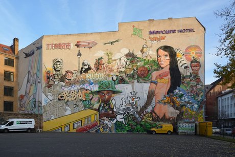 Graffiti-Kunstwerk "Aufstand der Farben" der Künstlergruppe Interbrigadas