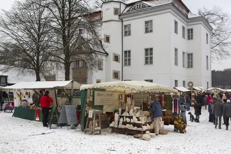 Märchenhafter Weihnachtsmarkt am Jagdschloss Grunewald
