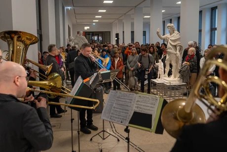 e_1d01774980d179ef7df8c58345a5f847_img-hopop