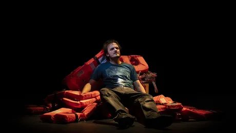 A place of safety>br>A Journey into the Central Mediterranean