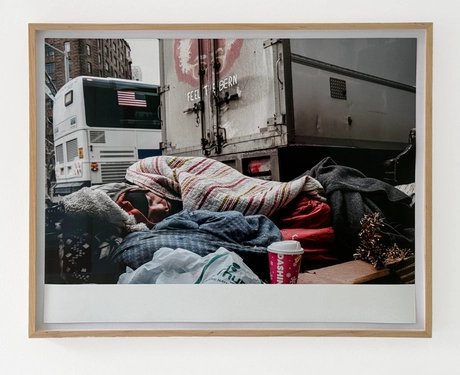 Bethany schläft an der 6th Avenue und der 8th Street