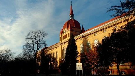 e_2ef6fbc347d41879f3a2f158ab9602c7_img-hopop