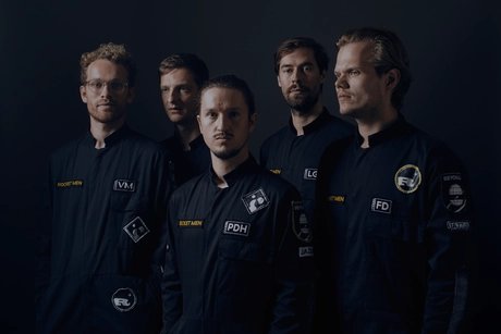 ROCKET MEN – Lost in Space