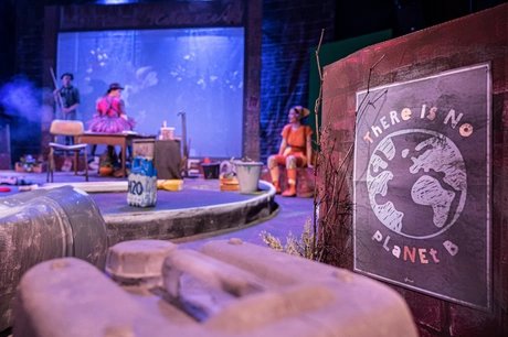 Aufbrechender Asphalt