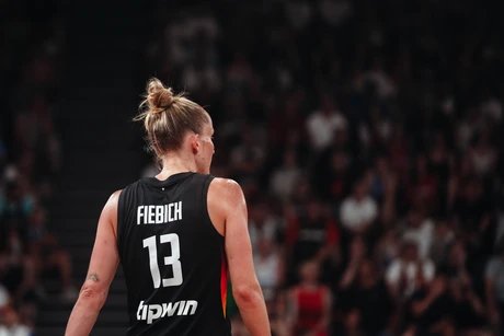 BWA Damen LS GBR 250622 Hamburg