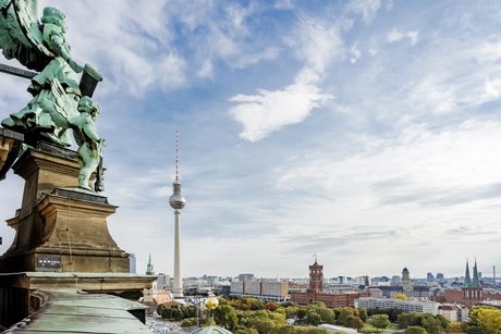 Berliner Skyline mit Fernsehturm
