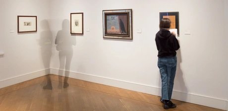 Ansicht der Sammlungspräsentation "Surreale Welten"