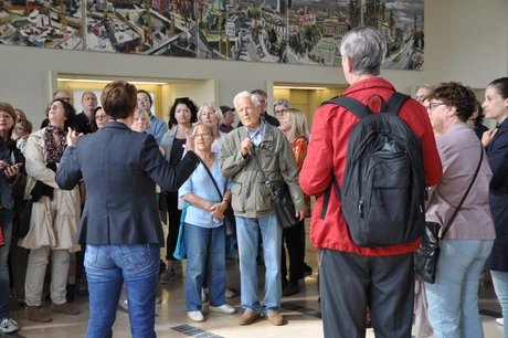 e_57c4bcd58371e57f3672fb4b32b808c5_img-hopop