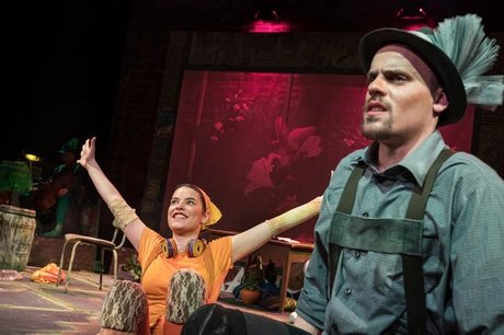 Aufbrechender Asphalt