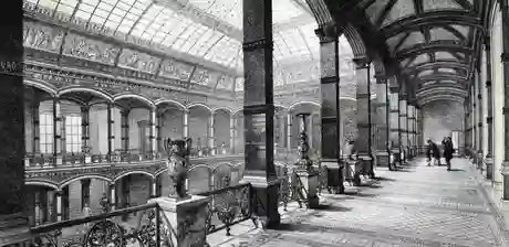 Blick in den Lichthof des ehemaligen Kunstgewerbemuseums Berlin (heute Gropius Bau), Architekten Martin Gropius und Heino Schmieden, um 1881