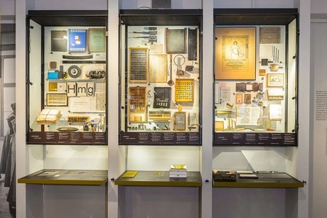 Schriftentwurf, Schriftguss und Schriftsatz: Hier werden die einzelnen Schritte der Schriftherstellung erklärt.